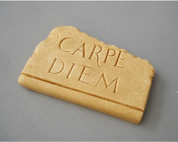 JBM-12-1-carpe-diem-750x750